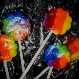Daisy Dipped Lollipops