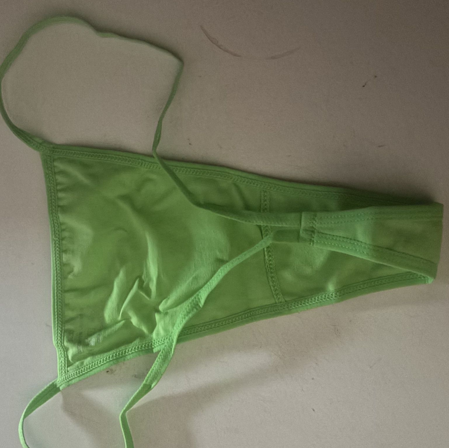 Green y string