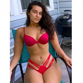 Public bikini photoset