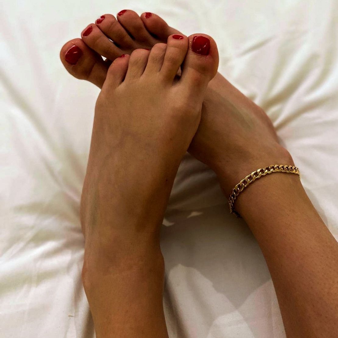 8 Photo Exclusive Foot Fetish Set