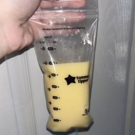 10oz Breast milk