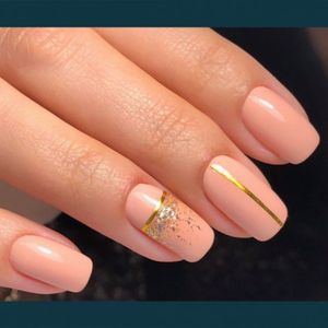 Spoil me: Manicure Session
