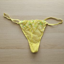 Mesh thongs