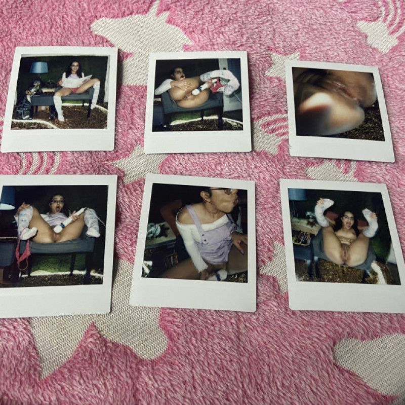Paint my pussy exclusive polaroid set