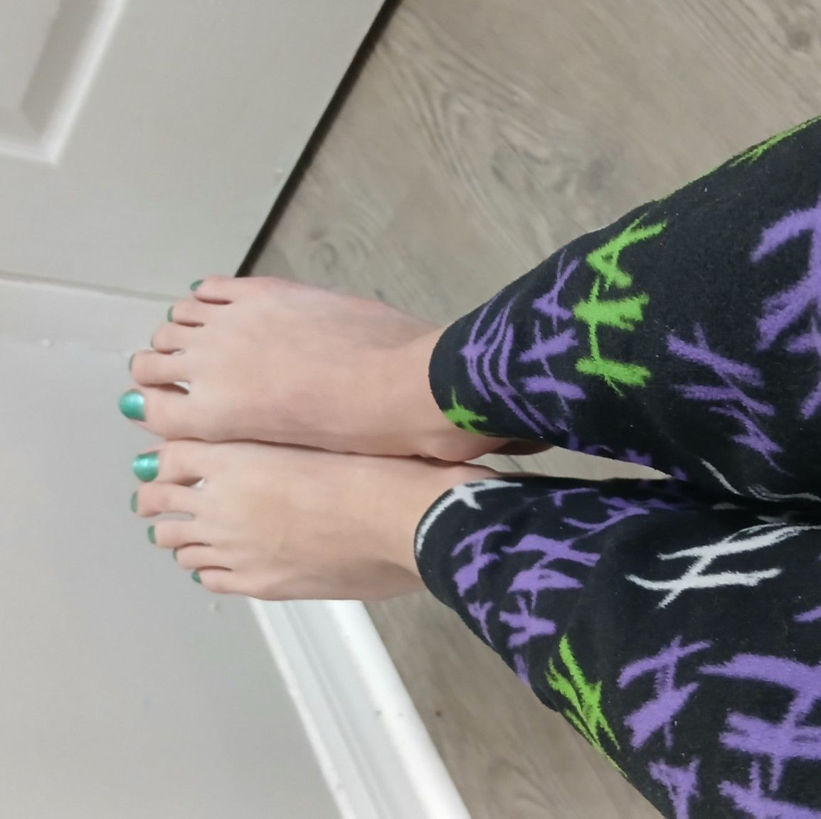 NOT ABOUT FEET 5 Magic Swipes  Me Naked