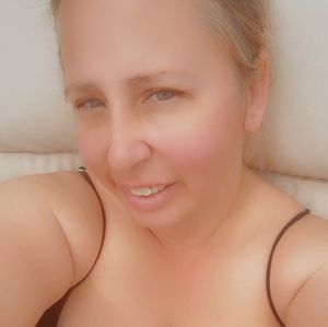 CUSTOM SFW POOL PICS