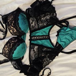 Worn Bra panty garder set