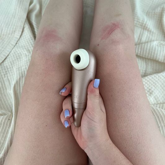 Selling my very first toy my old Satisfyer
