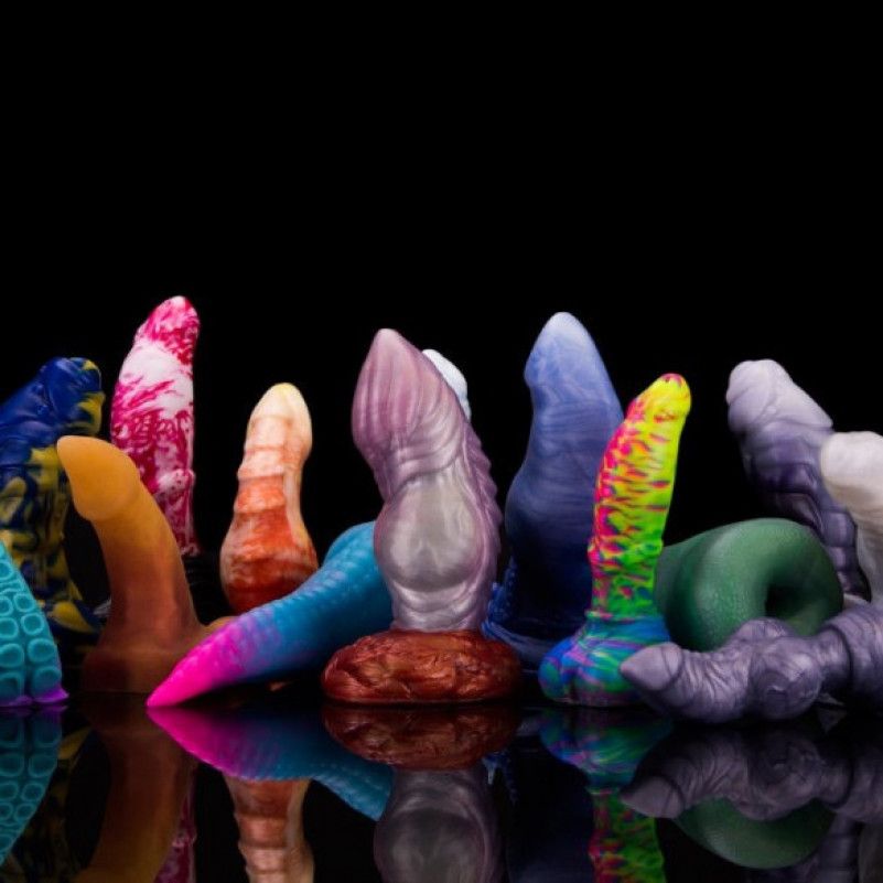 Gift Me: Bad Dragon Toy