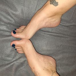 Toes and feet