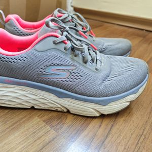Selling a used pair of sneakers