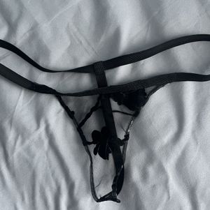 Messy lace thong