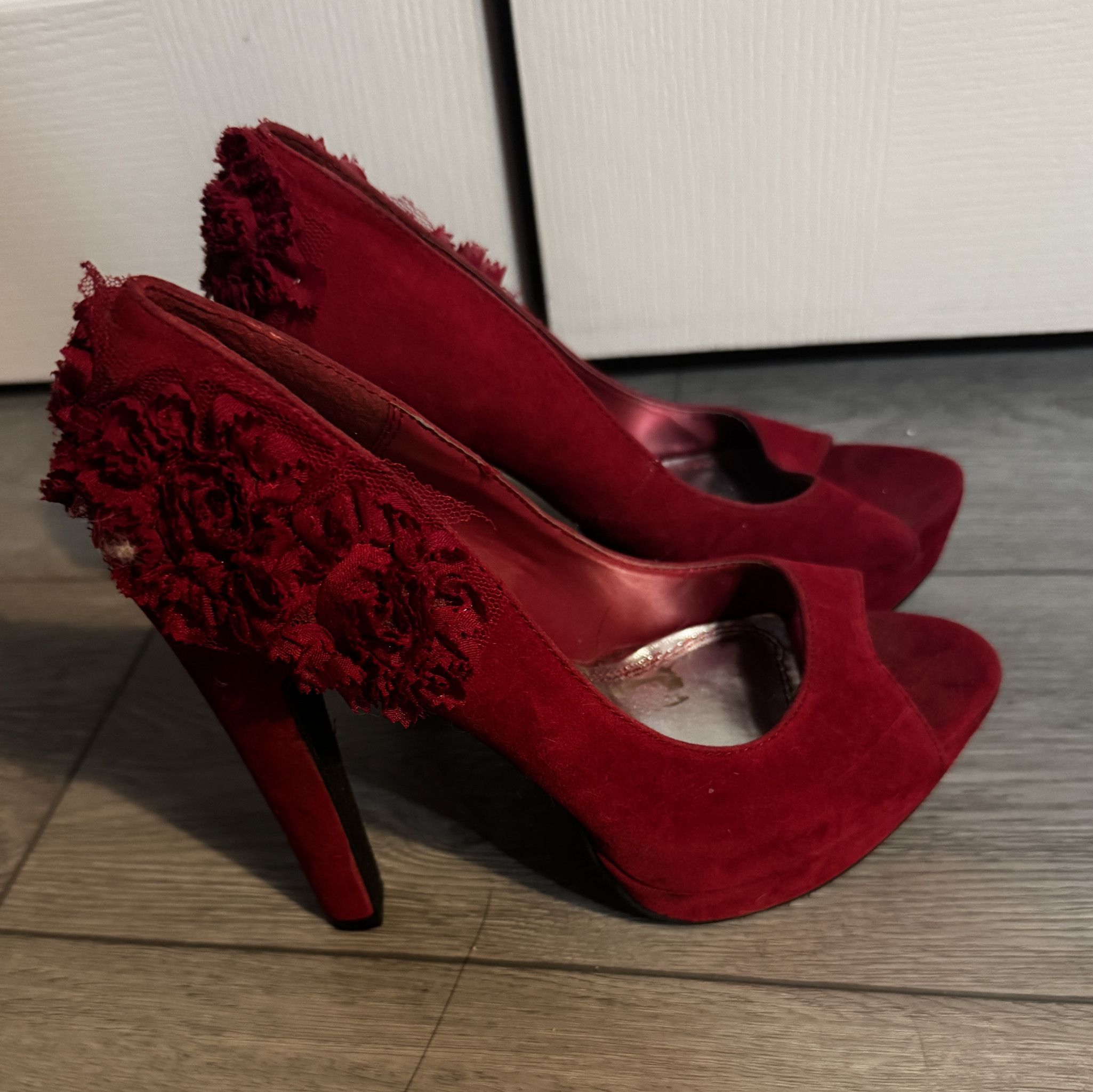 Red pumps