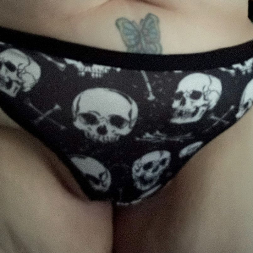 Skull thong