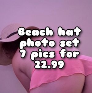 Beach Hat Pic Set