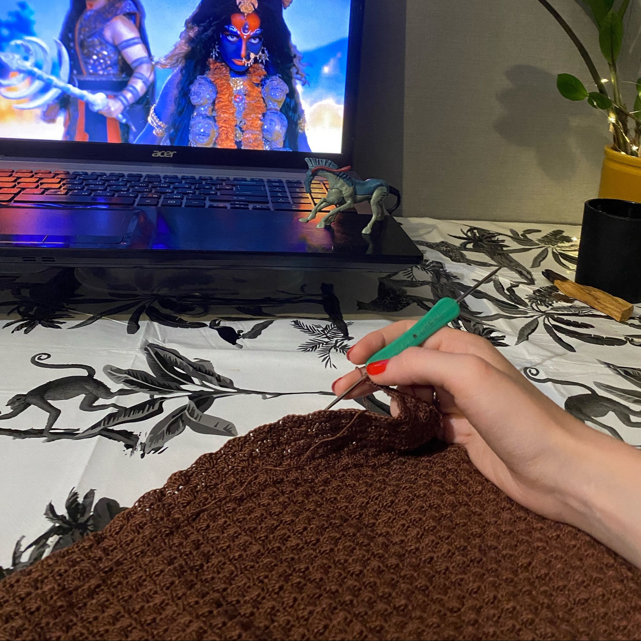 Knitting yarn set