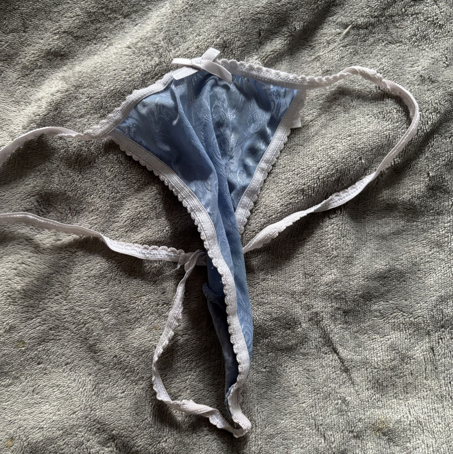 Blue Gstring