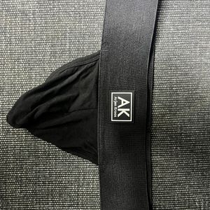 AK Thong Black