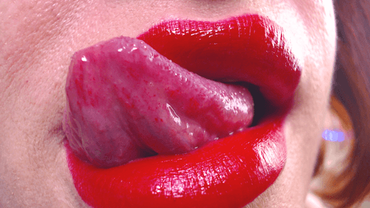CloseUp Lip Tease  12 Delicious Shots