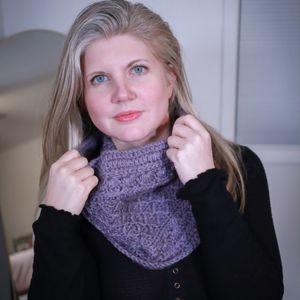 Purple Bonny Lass Crocheted Cowl