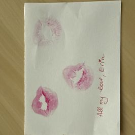 Custom printed note and kisses