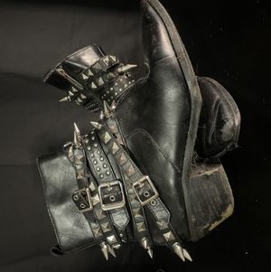Latina Goth Friends Boots