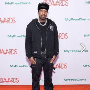 Autographed AVN 25 Red Carpet Photo