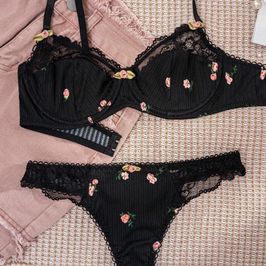 Spoil me with lingerie and get 3 personalized photos