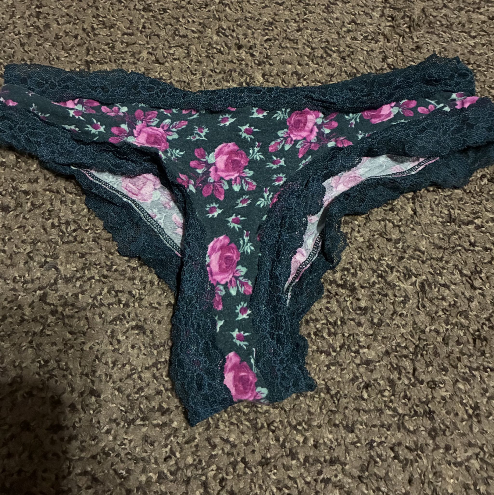 Green laced flower cheeky panties