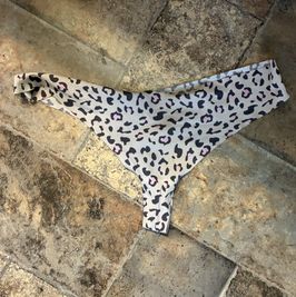 Leopard thong