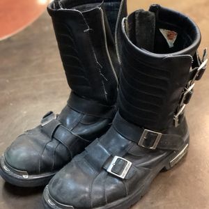 The Popes Boots