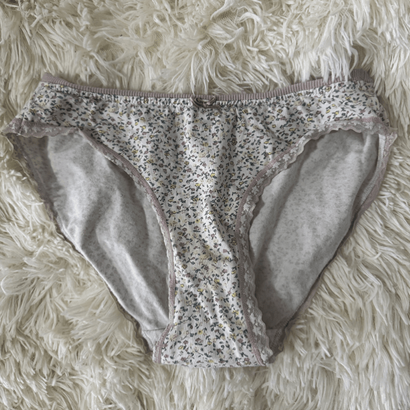 Panties with flowers