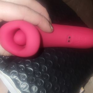 Clit licker vibrator