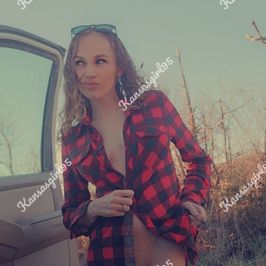 Petite MILF Outdoor Tease Set