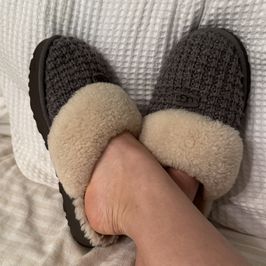 WELL WORN Real Fur UGGs