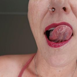 30 Tongue Pics