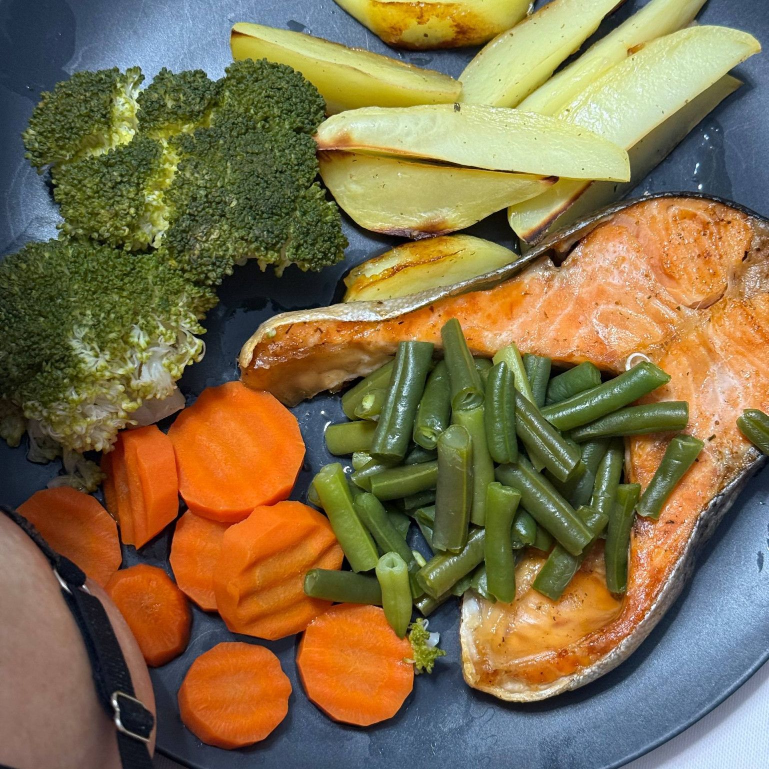 pay for my dinner and receive a very nice gift