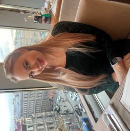 Dinner in fancy restaurant for Kelsi