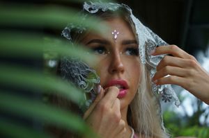 24 HOUR GIRLFRIEND EXPERIENCE