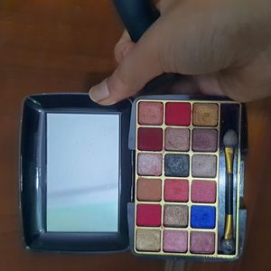 Gift me a makeup kit