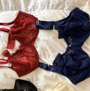 Red or Navy lace bra size 38DDD