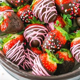 STRAWBERRY IN CHOCOLATE