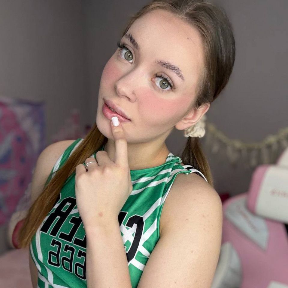 Cheerleader show girl !