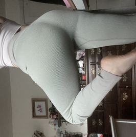 stretched out leggings