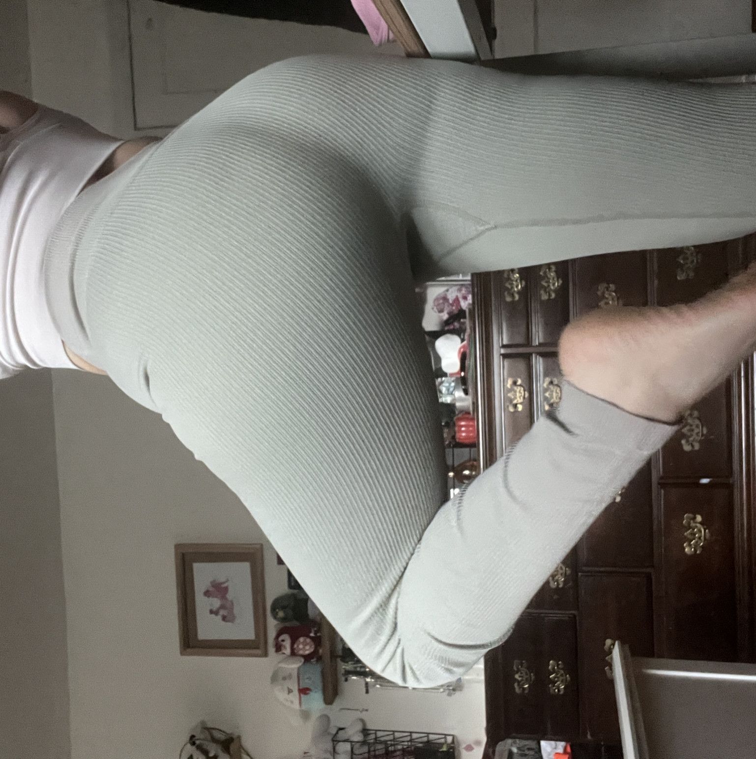 stretched out leggings