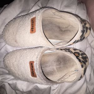 Slippers size 11
