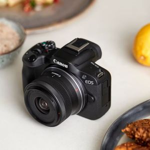canon eos r50