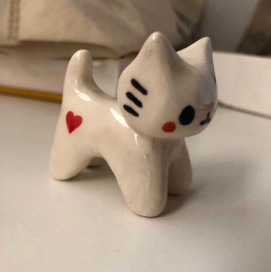 Ceramic figurines