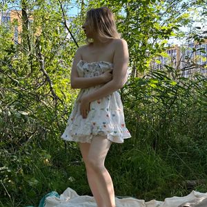 Lulu in nature for your desktop