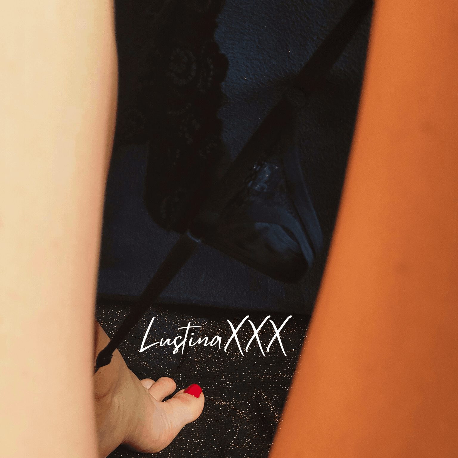 Luxusdessous: Erotische Fotos von Beinen und Fen